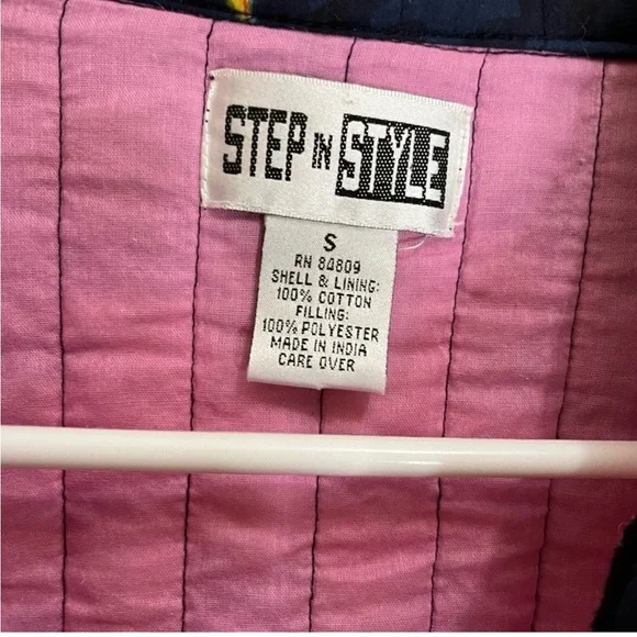 VTG 90s Quilted Navy Yellow Floral Quilted Boho Bomber Barn Coat Small - Picture 2 of 2